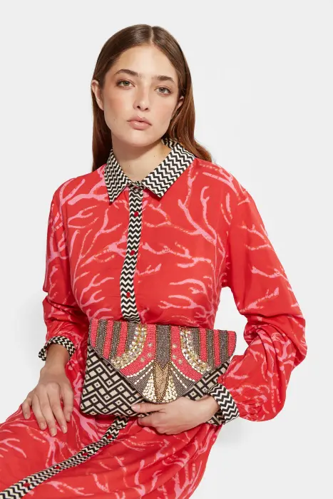 Bolso cartera zigzag solapa bordada