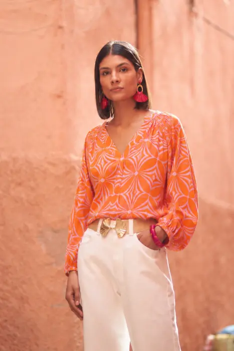 Camisa estampada naranja ácido