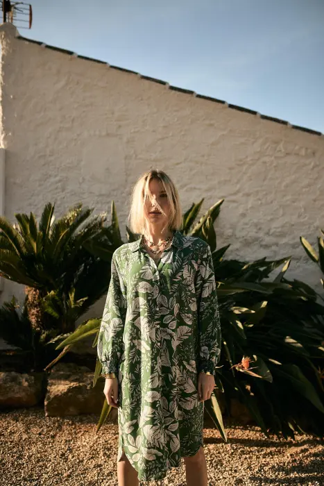 Vestido Modelo Hojas