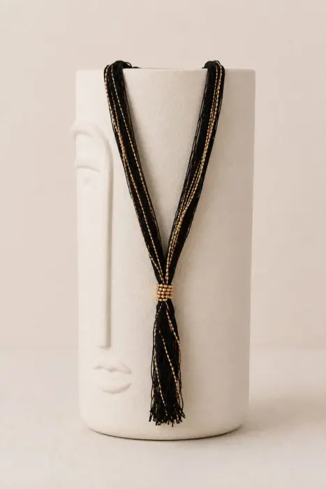 Collar Hilos y Borla