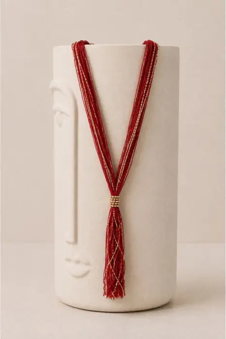 Collar Hilos y Borla