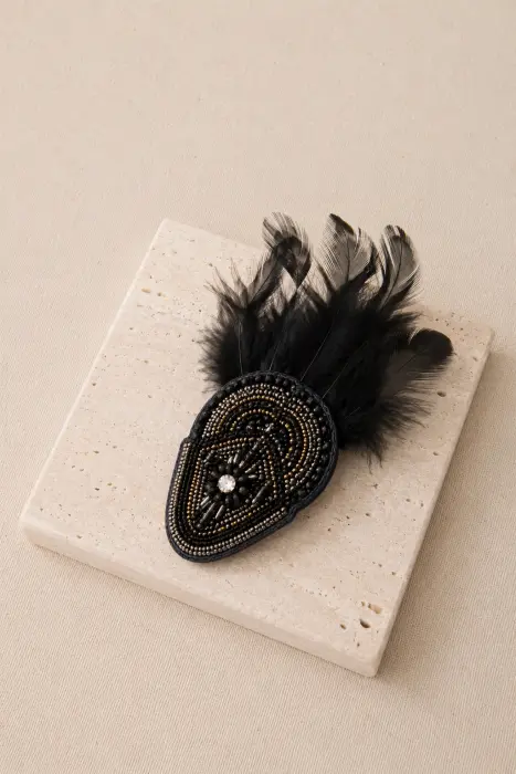 Broche Bordado Plumas