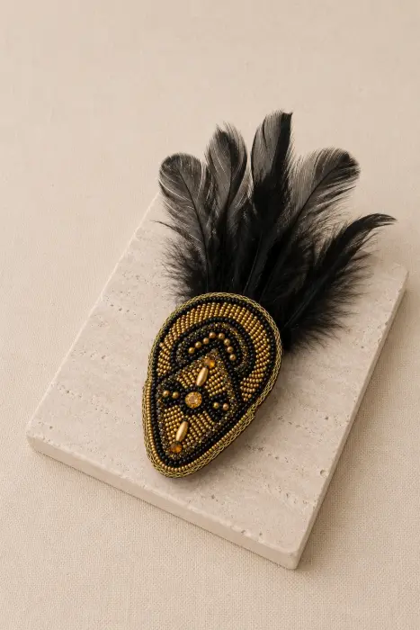 Broche Bordado Plumas