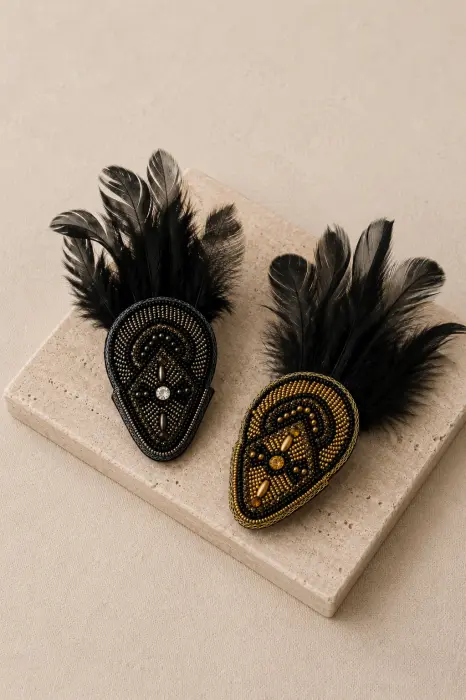 Broche Bordado Plumas