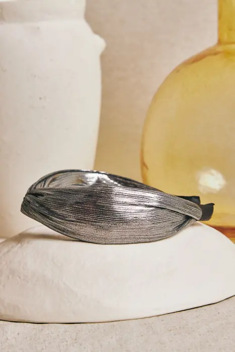 Diadema metalizada