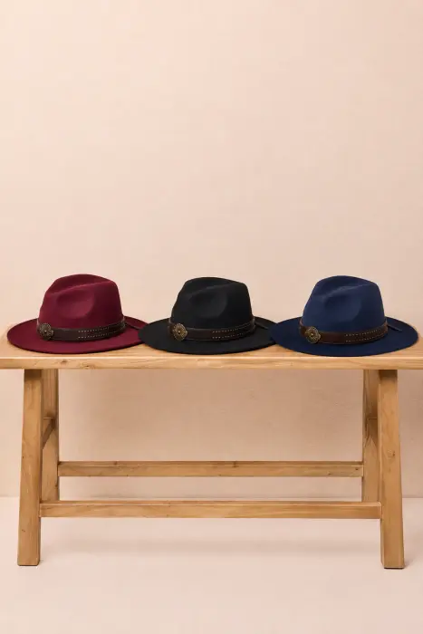 Sombrero Cinta Piel y Tachuelas