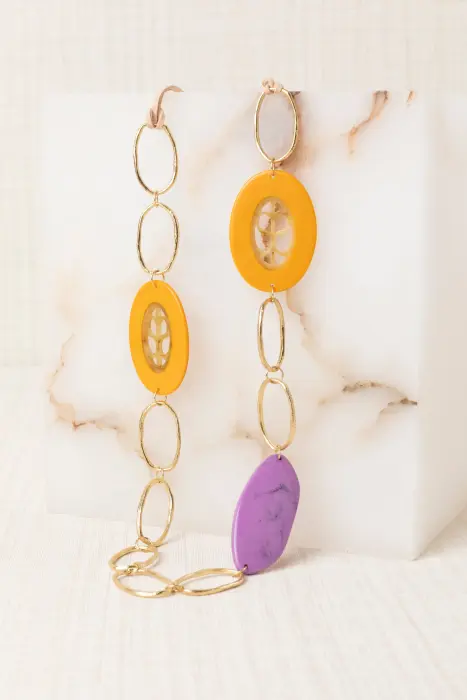 Collar largo eslabones latón baño oro resina