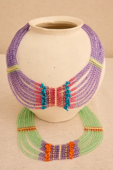 Collar corto resina y piedras naturales