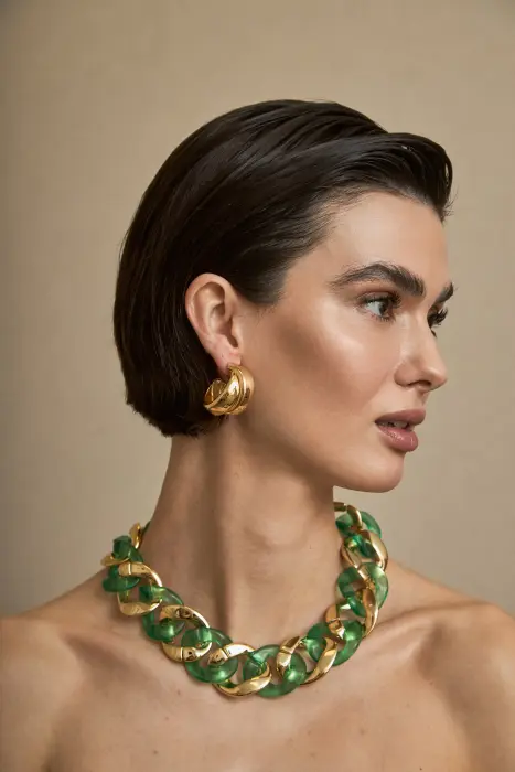 Collar corto eslabones combinado resina