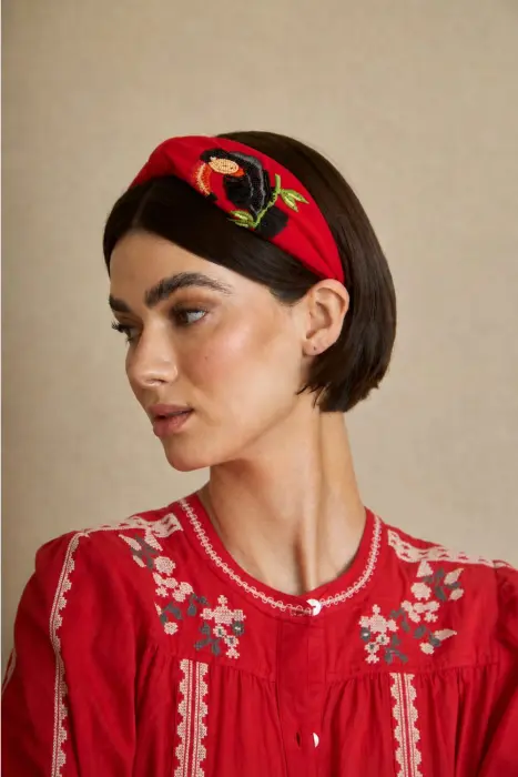 Diadema bordada tucanes