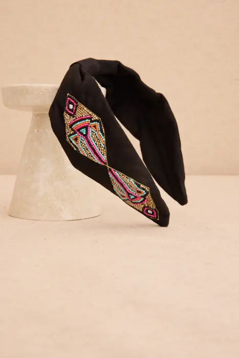 Diadema bordado rombos resina