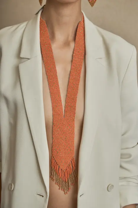 Collar corbata étnico