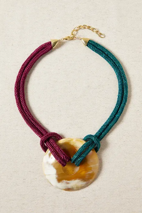 Collar Medallón de Asta