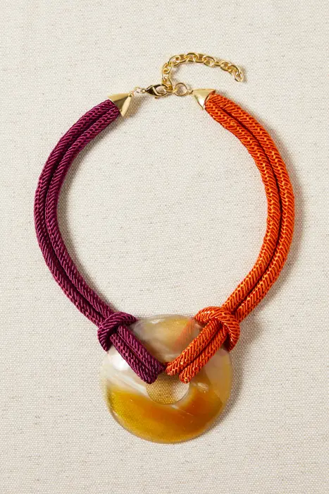 Collar Medallón de Asta