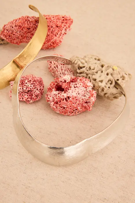 Collar de Latón con Baño