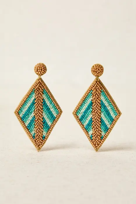 Pendiente rombo bordado en resinas