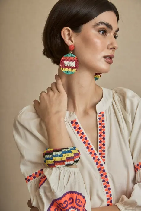 Pendiente redondo rafia