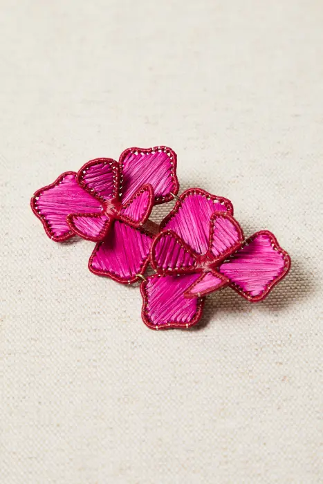 Broche doble flor rafia