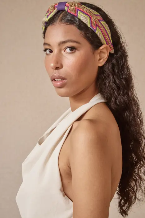 Diadema bordada tribal