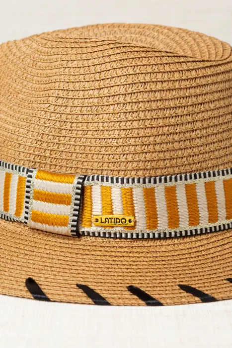 Sombrero cinta negra tejida