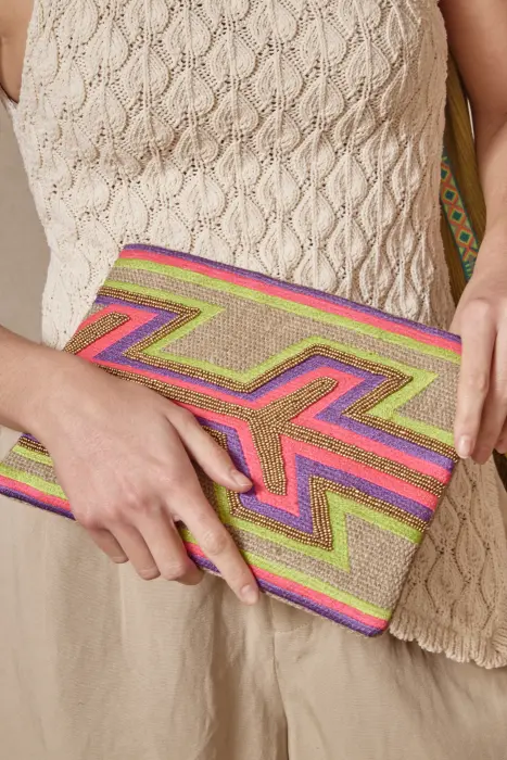 Bolso Cartera Bordado Flecha