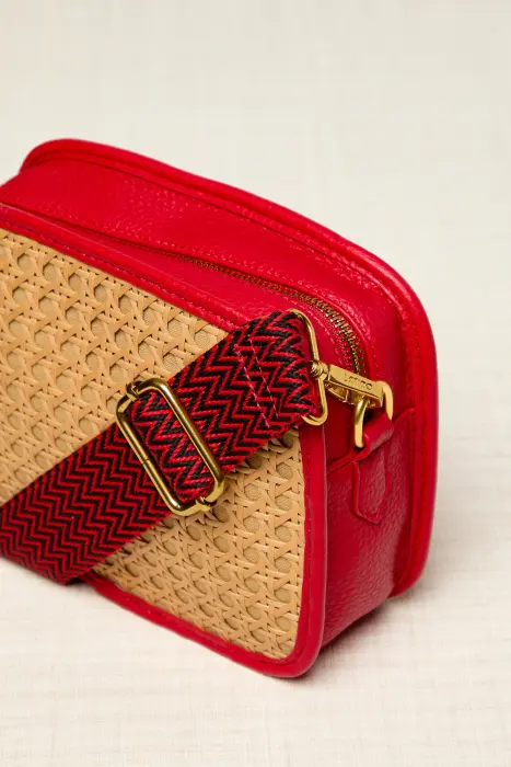 Bolso bandolera ratán