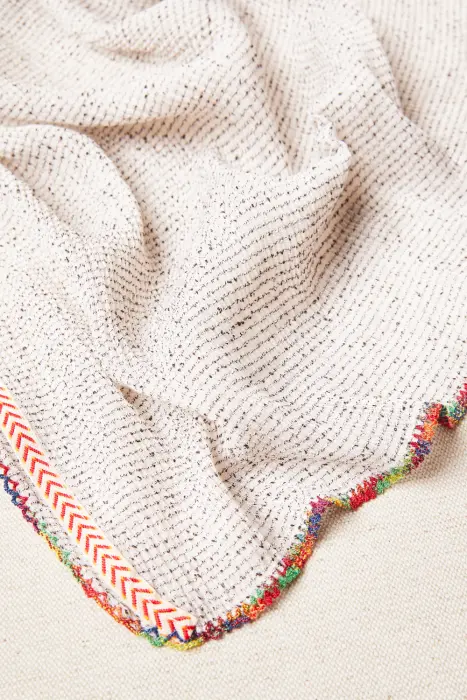 Fular ribete geometrias