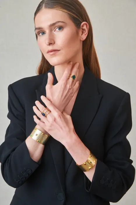 Anillo piedra semipreciosa tallada