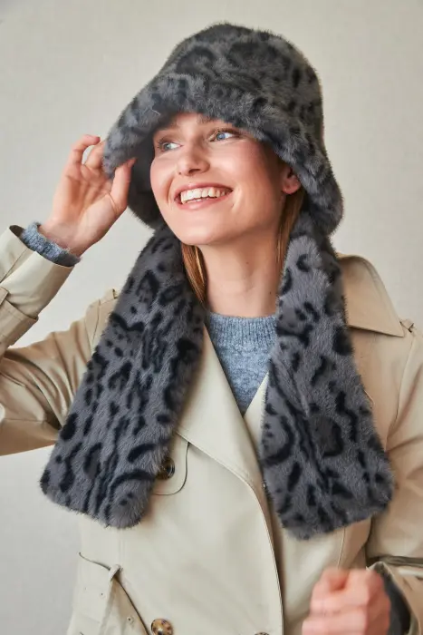 Gorro y Cuello Pelo Animal Print