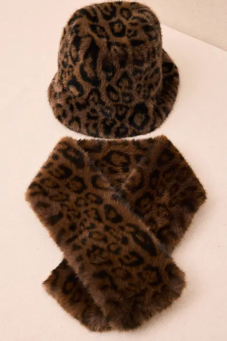 Gorro y Cuello Pelo Animal Print
