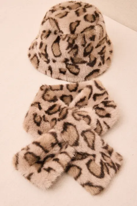 Gorro y Cuello Pelo Animal Print