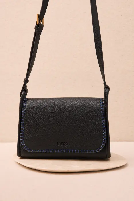 Bolso Gran Solapa Ribete Croché