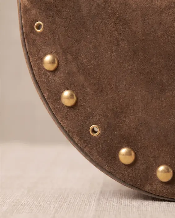 Bolso Media Luna con Tachuelas