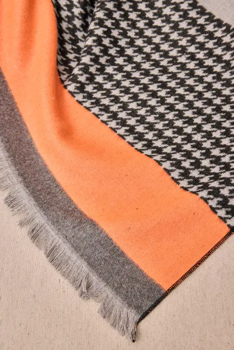 Poncho con Estampado Pata de Gallo