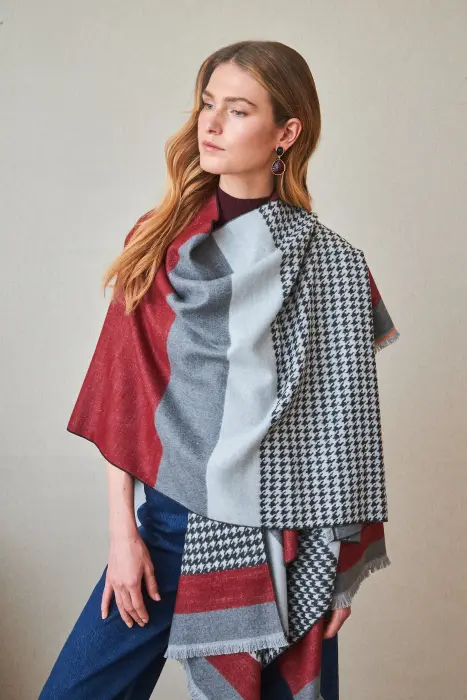 Poncho con Estampado Pata de Gallo