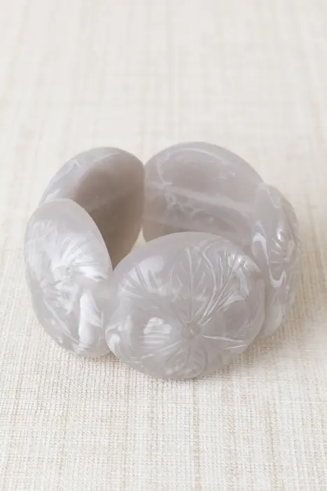 Pulsera Maxi Resina Tallada