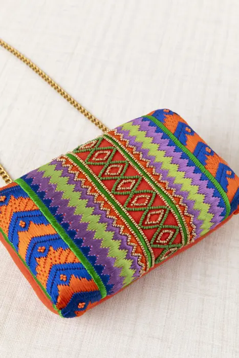 Bolso Clutch Bordado