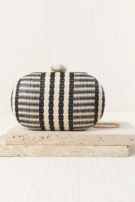 Bolso Clutch Rafia Oval