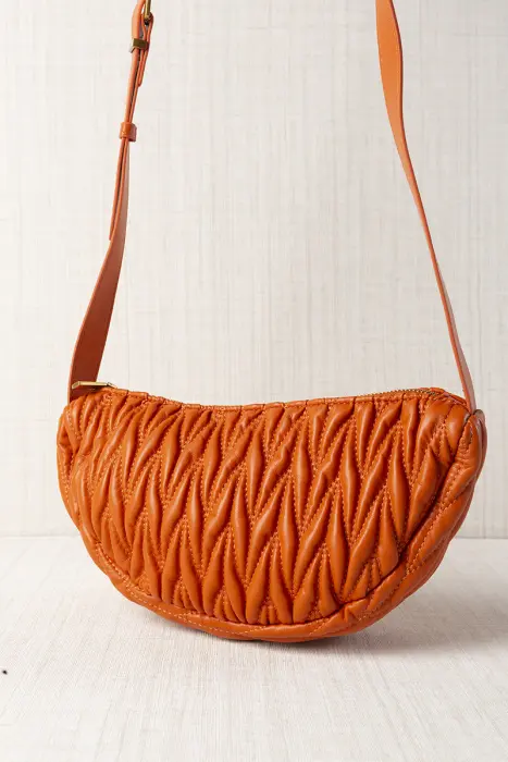 Bolso Plisado Medialuna