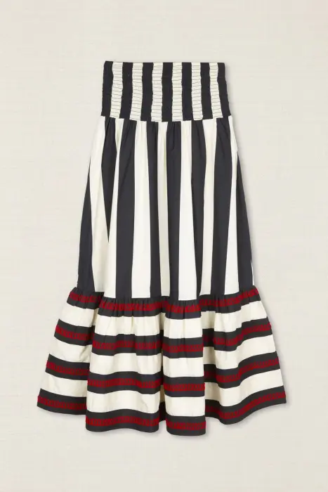 Conjunto Top-Falda con bordado rojo
