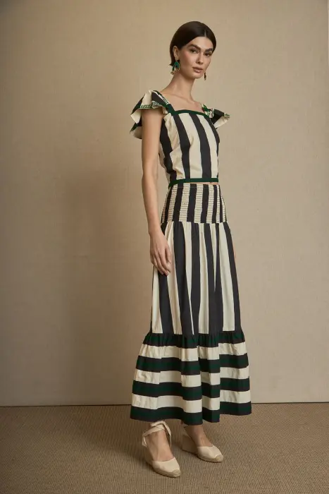 Conjunto Top-Falda con bordado verde