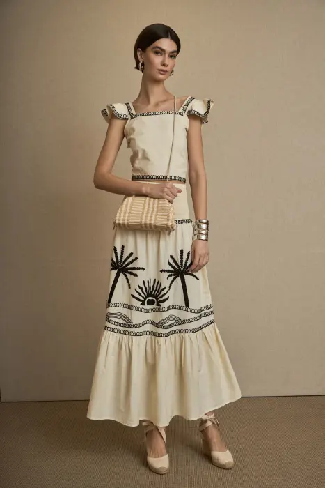 Conjunto Top-Falda Bordado Palmeras Crema