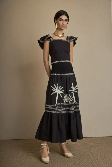 Conjunto de Top-Falda Bordado Palmeras Negro