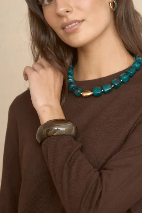 Collar Corto Resina