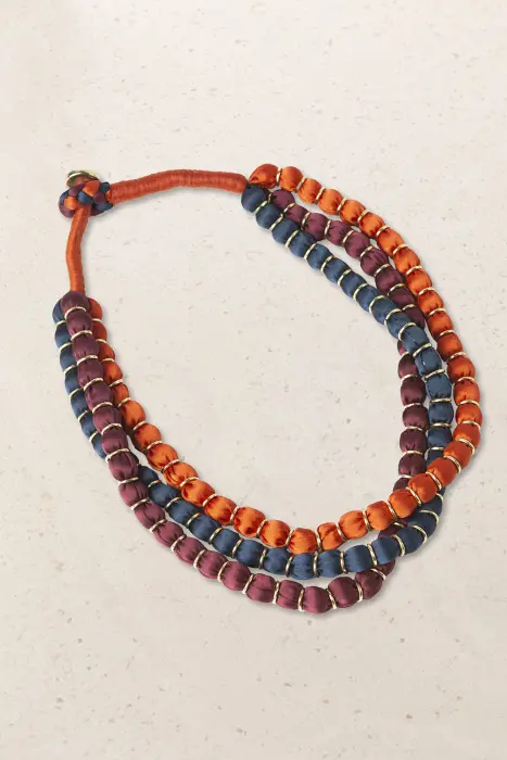 Collar Corto Cuentas Seda