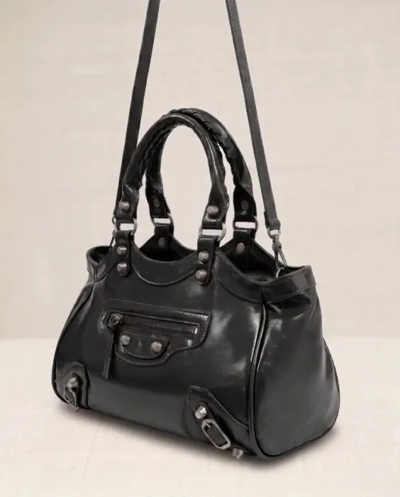 Bolso City con Tachuelas
