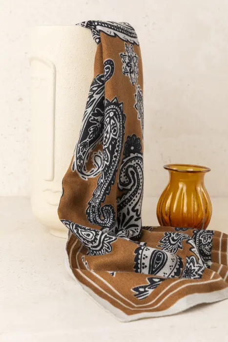 Fular Paisley Clásico