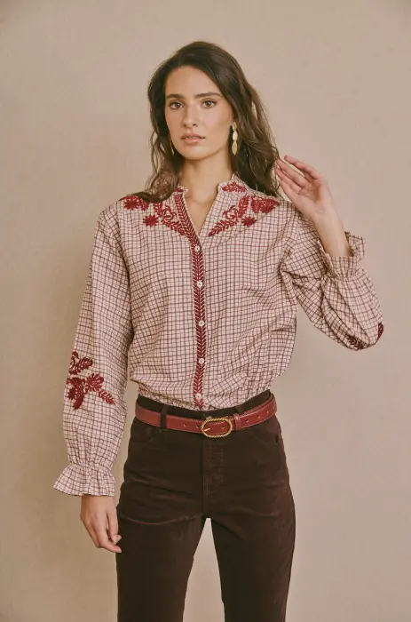 Blusa Cuadros Bordada