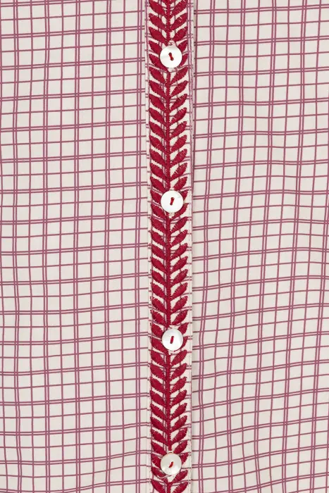 Blusa Cuadros Bordada