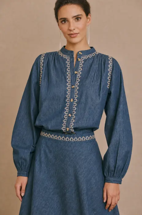 Blusa Denim Bordada